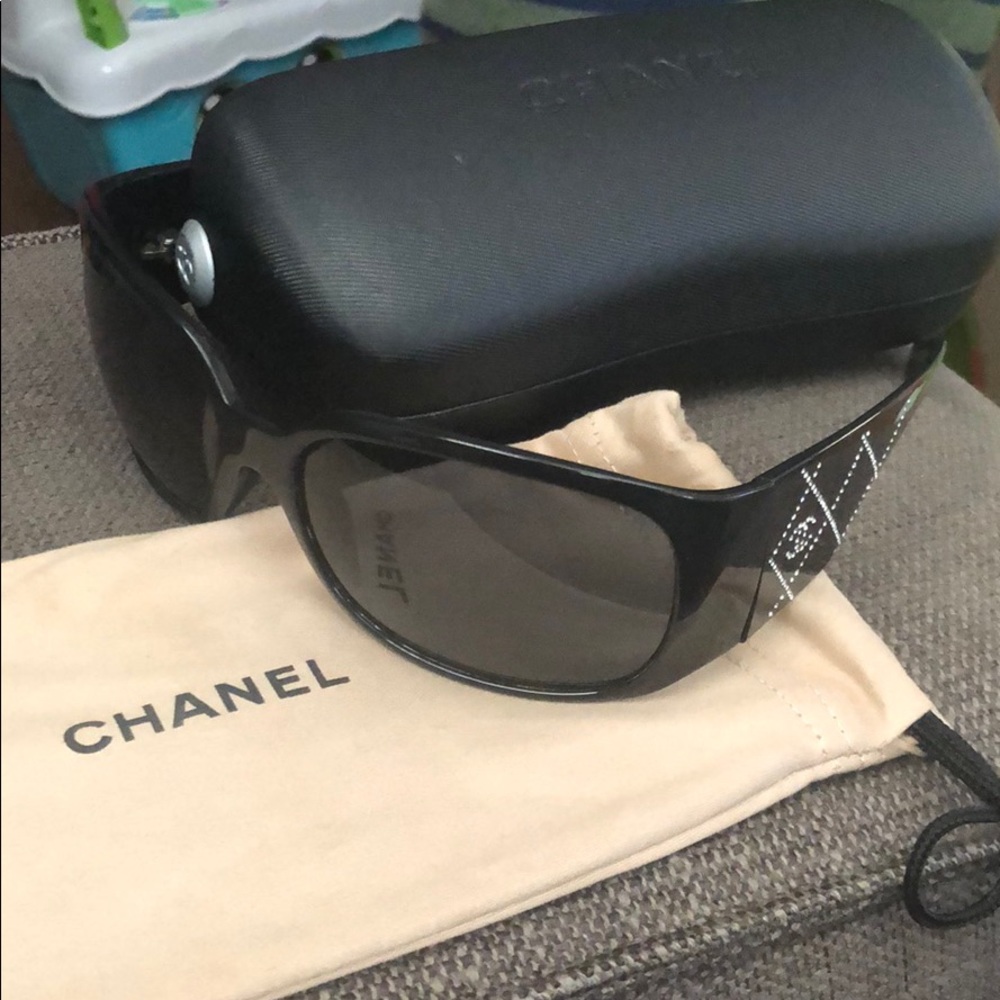 Chanel black sunglasses crystal CC cross pattern